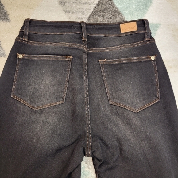 Judy Blue High Waisted Destroyed Hem Cropped Straight Leg Jeans - Picture 6 of 8